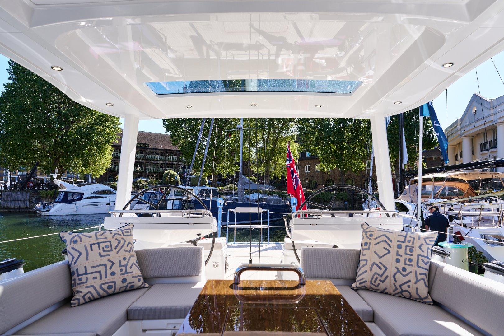 Oyster Yachts Señala Su Próxima Evolución en el Evento Annual Private View de Londres