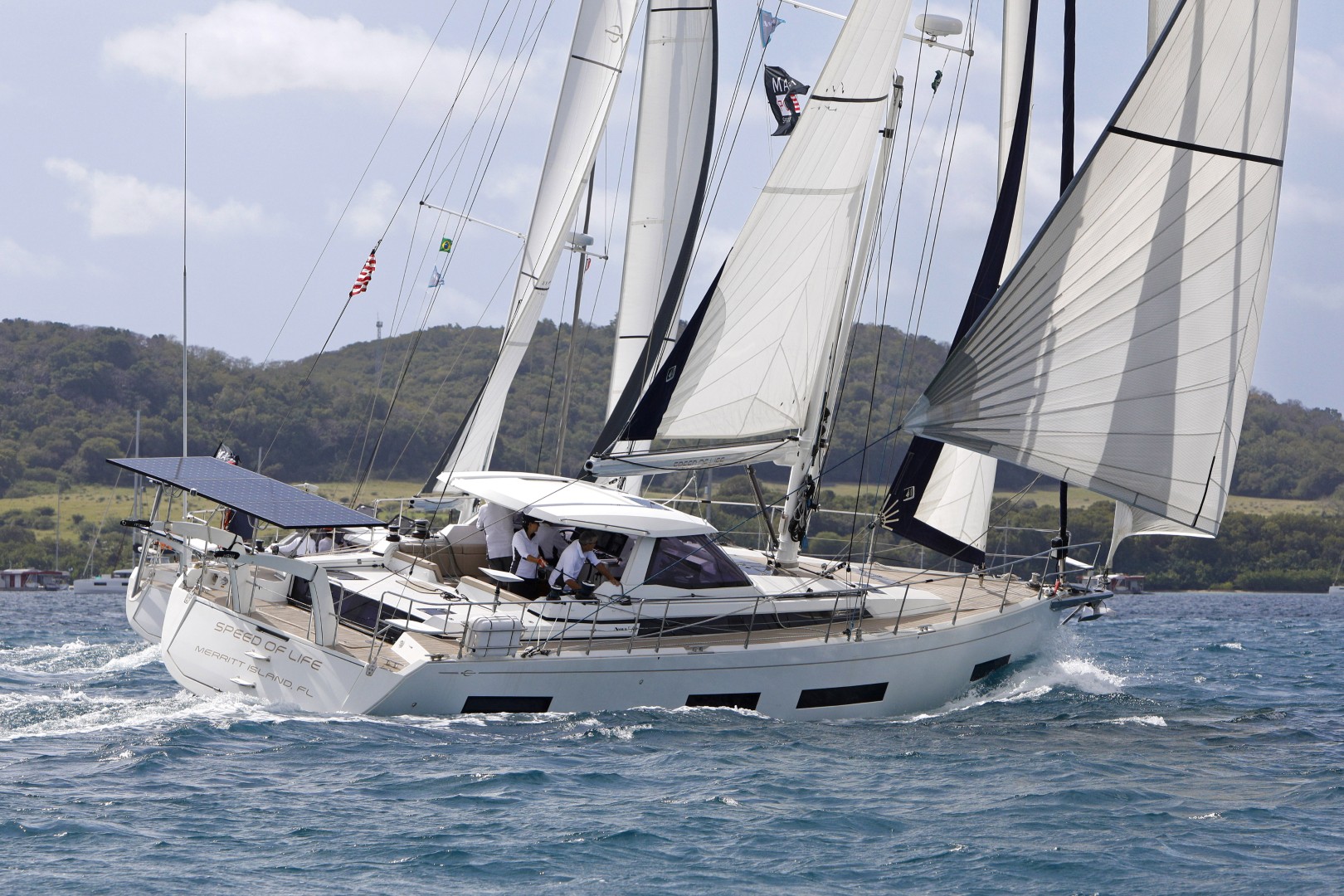Descubre el Amel 50: El Velero Bluewater Definitivo para tus Aventuras en Alta Mar