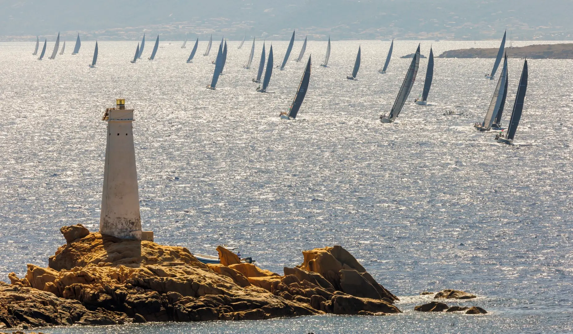 La Rolex Swan Cup 2024: Elegancia, Competencia y Tradición en la Costa Esmeralda